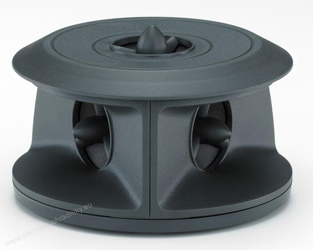 Sada proti kunám na půdě.